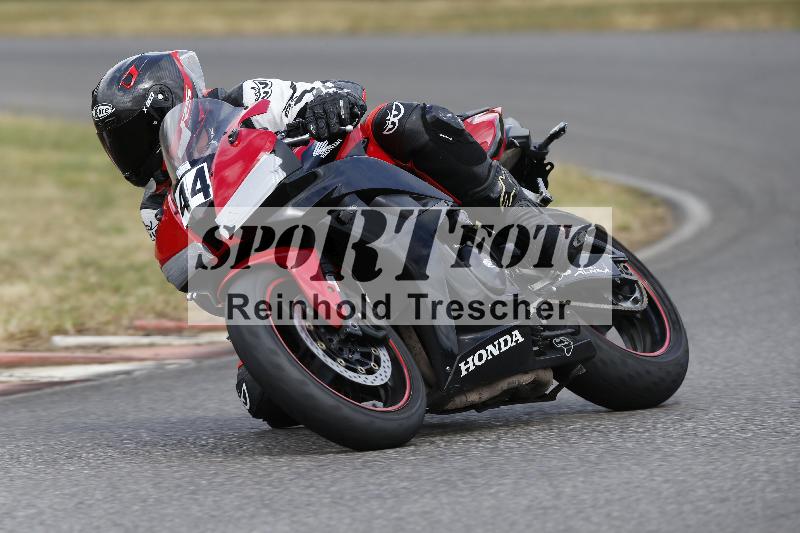 /32 07.07.2025 Plüss Moto Sport ADR/Freies Fahren/44